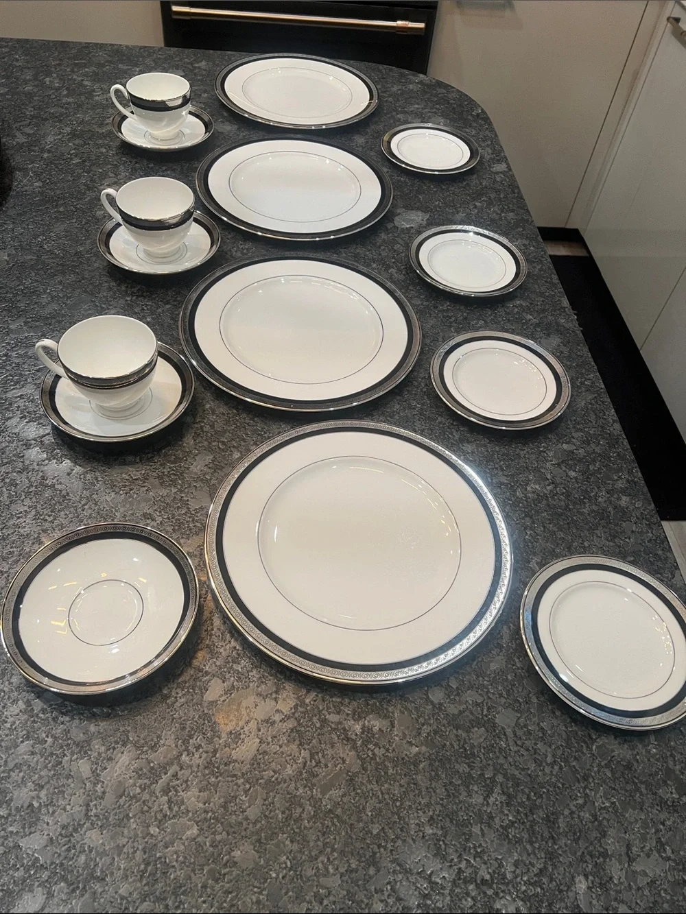 Waterford Colleen 15 Piece Porcelain Set of Fine China Made in England